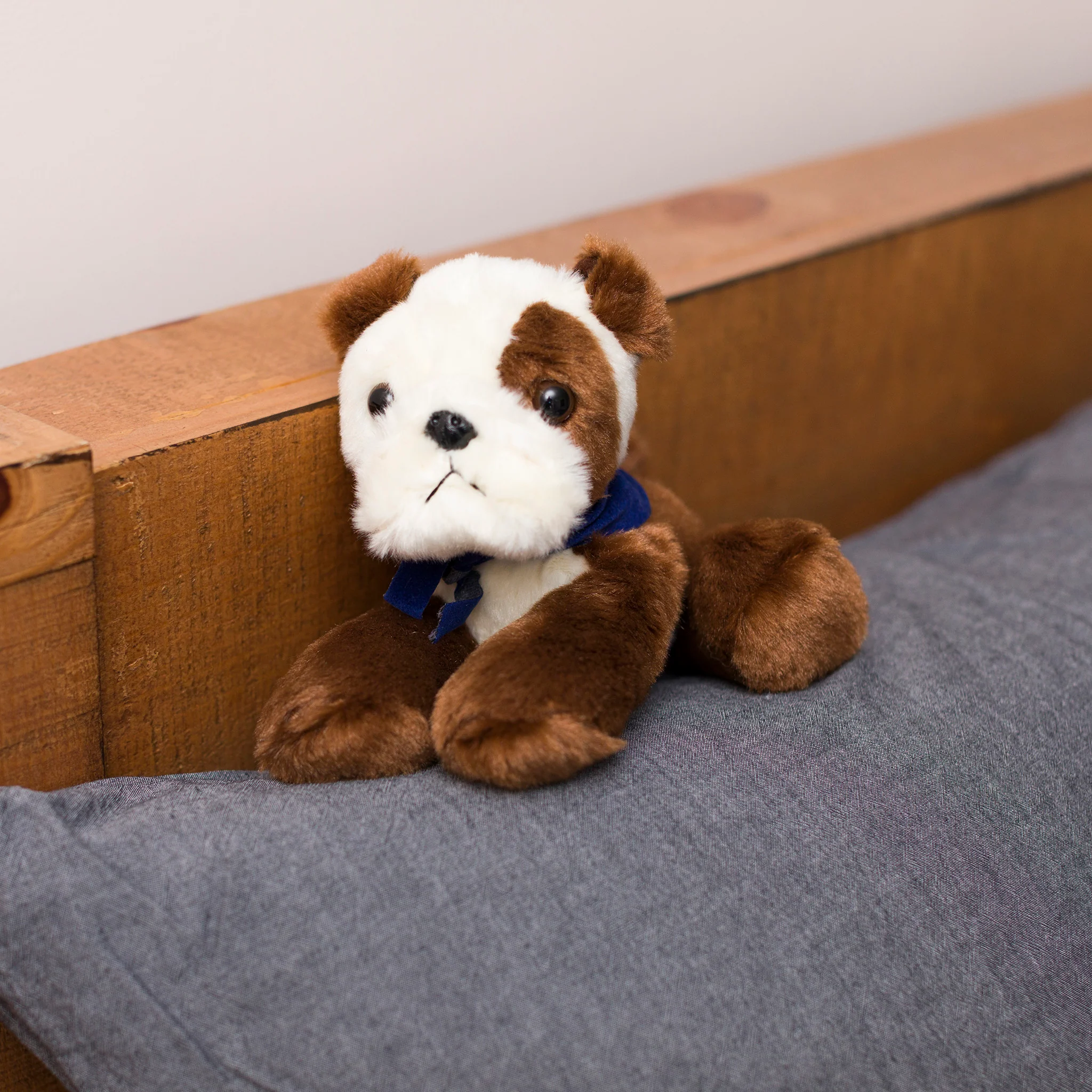 Bulldog with Mane 'n Tail Blue Bandana - Image 2